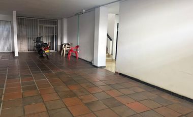 LINDO Y COMODO APARTAMENTO. EXCELENTE UBICACION