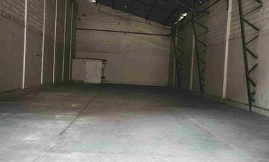 Bodega en complejo industrial cerca de todo