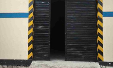 Bodega en complejo industrial cerca de todo