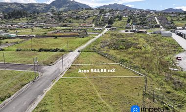 En venta terreno ubicado en el Plateado junto al mercado Puerto Seco