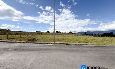 En venta terreno ubicado en el Plateado junto al mercado Puerto Seco