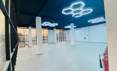 SE ALQUILA EDIFCIO CORP. UBICADO EN EL  Sector La California, Portoviejo