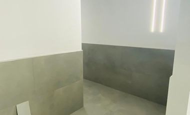 SE ALQUILA EDIFCIO CORP. UBICADO EN EL  Sector La California, Portoviejo