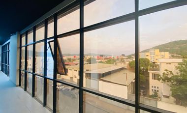 SE ALQUILA EDIFCIO CORP. UBICADO EN EL  Sector La California, Portoviejo