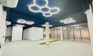 SE ALQUILA EDIFCIO CORP. UBICADO EN EL  Sector La California, Portoviejo
