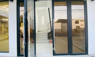 SE ALQUILA EDIFCIO CORP. UBICADO EN EL  Sector La California, Portoviejo