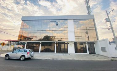 SE ALQUILA EDIFCIO CORP. UBICADO EN EL  Sector La California, Portoviejo