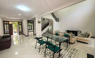 Dijual/Sewa Cepat Rumah Villa Bukit Mas surabaya barat Baru Renovasi Seperti Baru Siap Huni