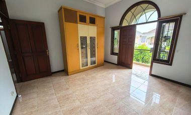 Dijual/Sewa Cepat Rumah Villa Bukit Mas surabaya barat Baru Renovasi Seperti Baru Siap Huni