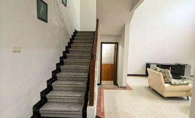 Dijual/Sewa Cepat Rumah Villa Bukit Mas surabaya barat Baru Renovasi Seperti Baru Siap Huni