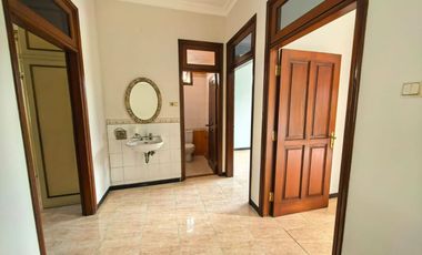 Dijual/Sewa Cepat Rumah Villa Bukit Mas surabaya barat Baru Renovasi Seperti Baru Siap Huni