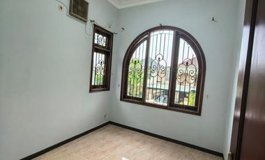 Dijual/Sewa Cepat Rumah Villa Bukit Mas surabaya barat Baru Renovasi Seperti Baru Siap Huni