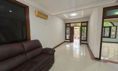 Dijual/Sewa Cepat Rumah Villa Bukit Mas surabaya barat Baru Renovasi Seperti Baru Siap Huni