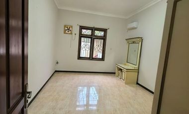 Dijual/Sewa Cepat Rumah Villa Bukit Mas surabaya barat Baru Renovasi Seperti Baru Siap Huni