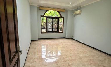 Dijual/Sewa Cepat Rumah Villa Bukit Mas surabaya barat Baru Renovasi Seperti Baru Siap Huni