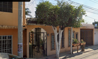 Casa en excelentes condiciones en remate bancario