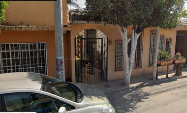 Casa en excelentes condiciones en remate bancario
