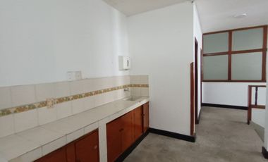ARRIENDO CASA COMERCIAL LA CEIBA