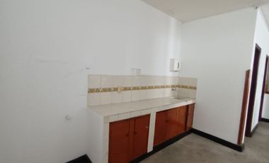 ARRIENDO CASA COMERCIAL LA CEIBA