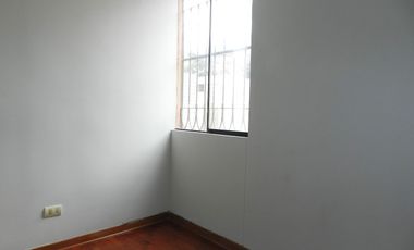 ALQUILO DPTO. CON COCHERA, 1er piso, a un paso de la Av. Precursores