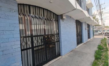 SE RENTA LOCAL PLANTA BAJA - AL LADO SANAT. LA LUZ - CHAP NORTE