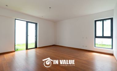 DPTO EN 1ER PISO / 4 DORM C/U CON BAÑO / FRENTE A PARQUE