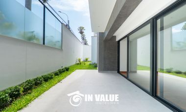 DPTO EN 1ER PISO / 4 DORM C/U CON BAÑO / FRENTE A PARQUE