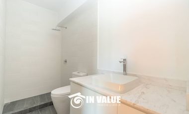 DPTO EN 1ER PISO / 4 DORM C/U CON BAÑO / FRENTE A PARQUE