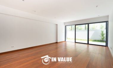 DPTO EN 1ER PISO / 4 DORM C/U CON BAÑO / FRENTE A PARQUE