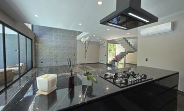 Amplia Villa de 4 Habitaciones Con Alberca Privada