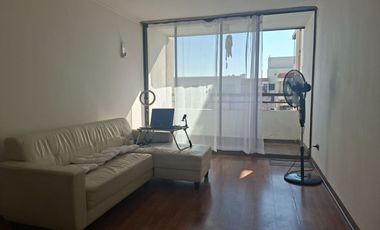 Macul, Venta de un espacioso departamento con bajo gastos comunes inserto en amplias áreas verdes.
