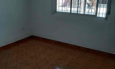 DEPARTAMENTO DE 2 AMBIENTES CON PATIO