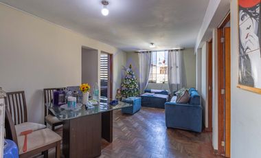 Casa en Venta en Mayorazgo, Ate – 261 m² en Esquina, Perfecta para Inversionistas | Tiene 4 Departamentos Independientes