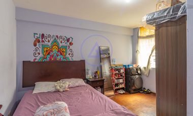 Casa en Venta en Mayorazgo, Ate – 261 m² en Esquina, Perfecta para Inversionistas | Tiene 4 Departamentos Independientes