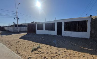 Casa Esquina Sólida, 180 M² de Terreno, Tongoy, Coquimbo.