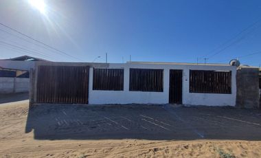 Casa Esquina Sólida, 180 M² de Terreno, Tongoy, Coquimbo.