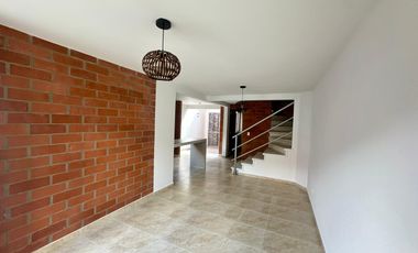 SE VENDE CASA