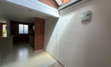 SE VENDE CASA