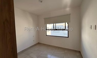 Zibatá casa en renta de 3 recamaras Bpa2096