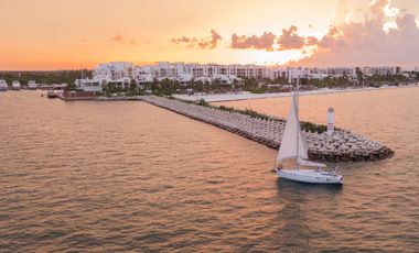 PH con Vista al Mar y la Marina en La Amada – Playa Mujeres