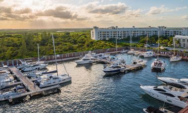 PH con Vista al Mar y la Marina en La Amada – Playa Mujeres
