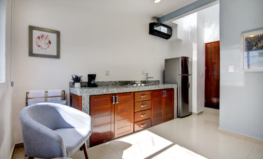 Única Casa de 3 Recámaras + Espacio Flex y Alberca Privada en el Centro de Playa del Carmen