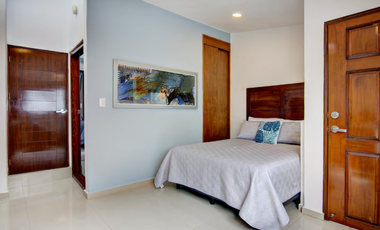 Única Casa de 3 Recámaras + Espacio Flex y Alberca Privada en el Centro de Playa del Carmen