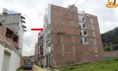 VENDO TRIPLEX POR URB. ALTOS DE LA MERCED, HUANCAYO