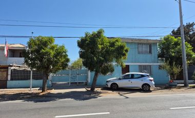 Se vende propiedad con casa dos pisos calle avenida Adrián Sector Artificio La calera