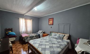 Se vende propiedad con casa dos pisos calle avenida Adrián Sector Artificio La calera