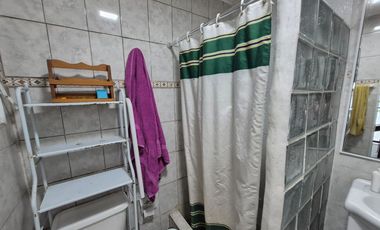 Se vende propiedad con casa dos pisos calle avenida Adrián Sector Artificio La calera
