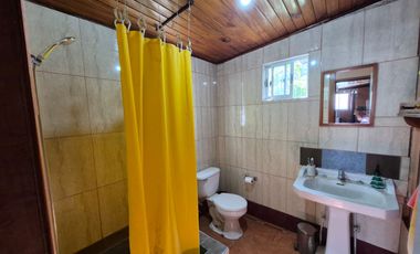 Se vende propiedad con casa dos pisos calle avenida Adrián Sector Artificio La calera