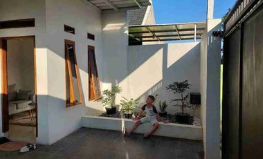 DISEWAKAN RUMAH di Cisaranten Arcamanik Siap Huni Semi Furnished