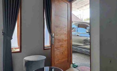 DISEWAKAN RUMAH di Cisaranten Arcamanik Siap Huni Semi Furnished